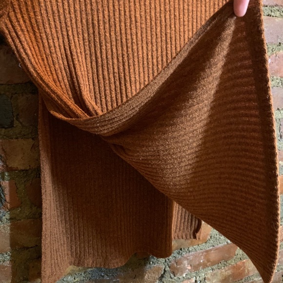 Forever 21 Side Split Ribbed Shirt - Picture 3 of 4